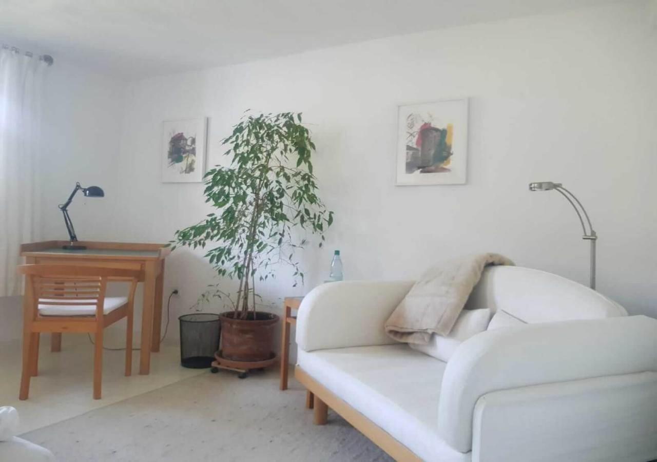 Aeltestes Haus In Quentel - Ferienwohnung 1 Mit Kleinem Garten Lichtenau Eksteriør bilde