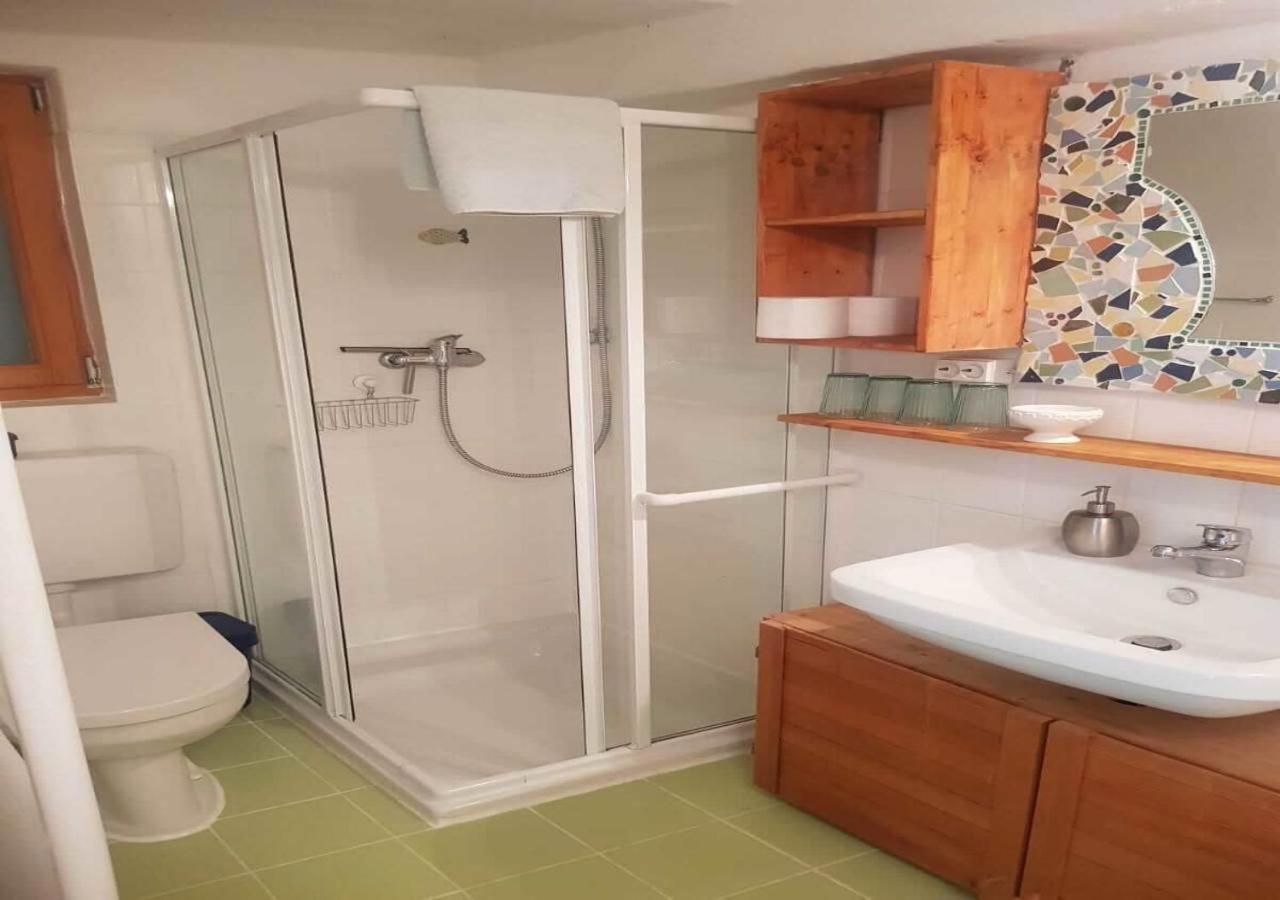 Aeltestes Haus In Quentel - Ferienwohnung 1 Mit Kleinem Garten Lichtenau Eksteriør bilde