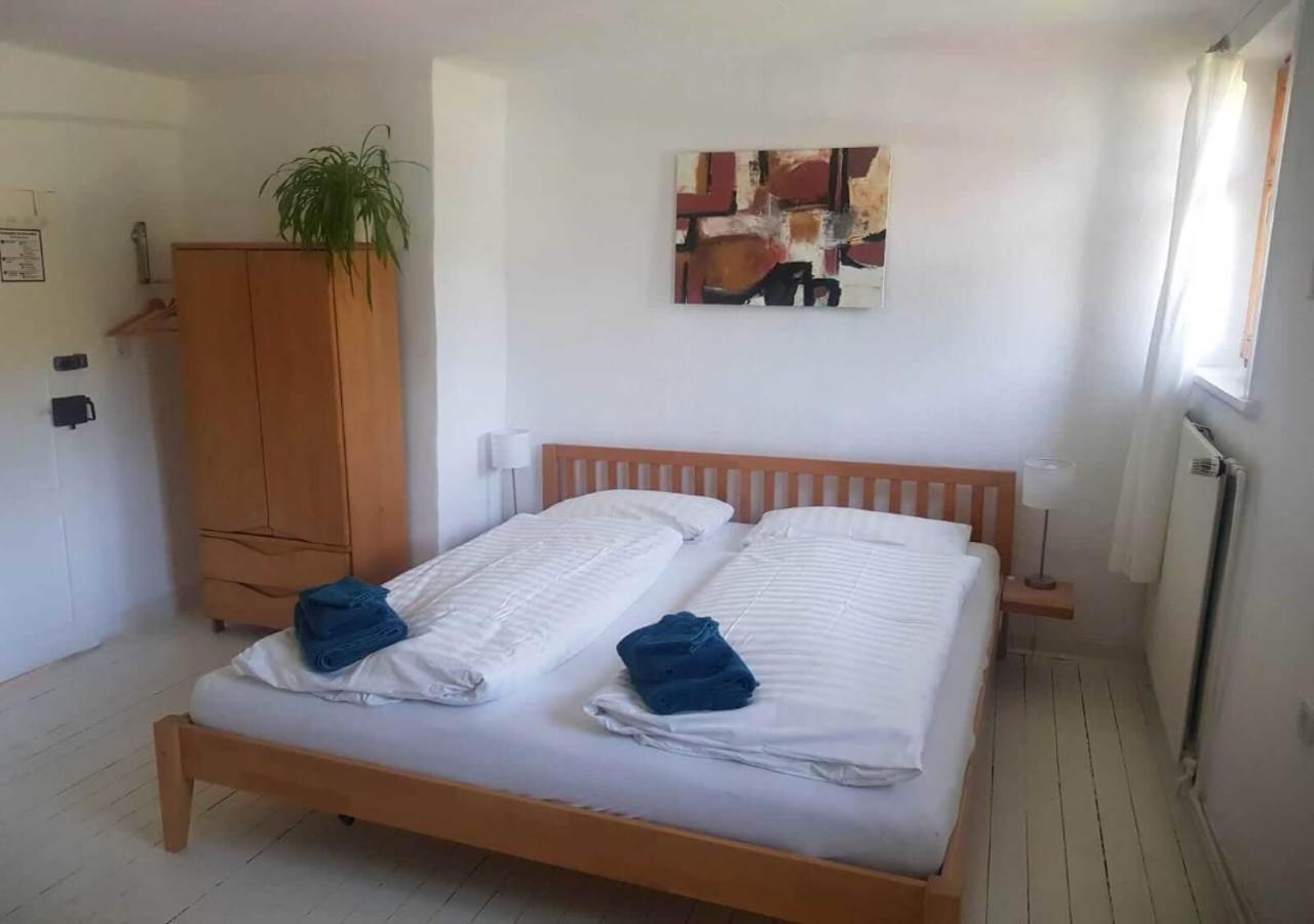 Aeltestes Haus In Quentel - Ferienwohnung 1 Mit Kleinem Garten Lichtenau Eksteriør bilde