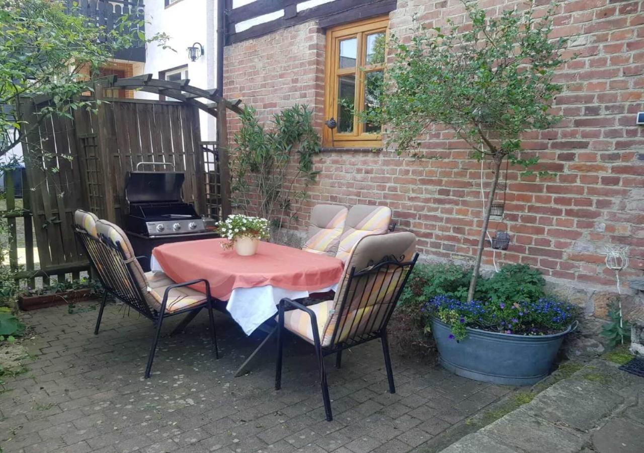 Aeltestes Haus In Quentel - Ferienwohnung 1 Mit Kleinem Garten Lichtenau Eksteriør bilde
