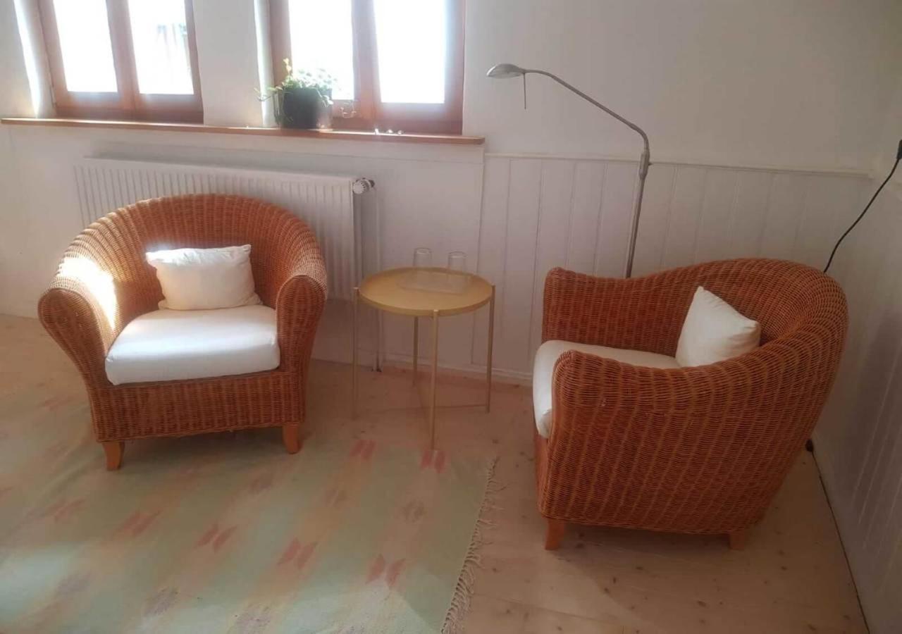 Aeltestes Haus In Quentel - Ferienwohnung 1 Mit Kleinem Garten Lichtenau Eksteriør bilde