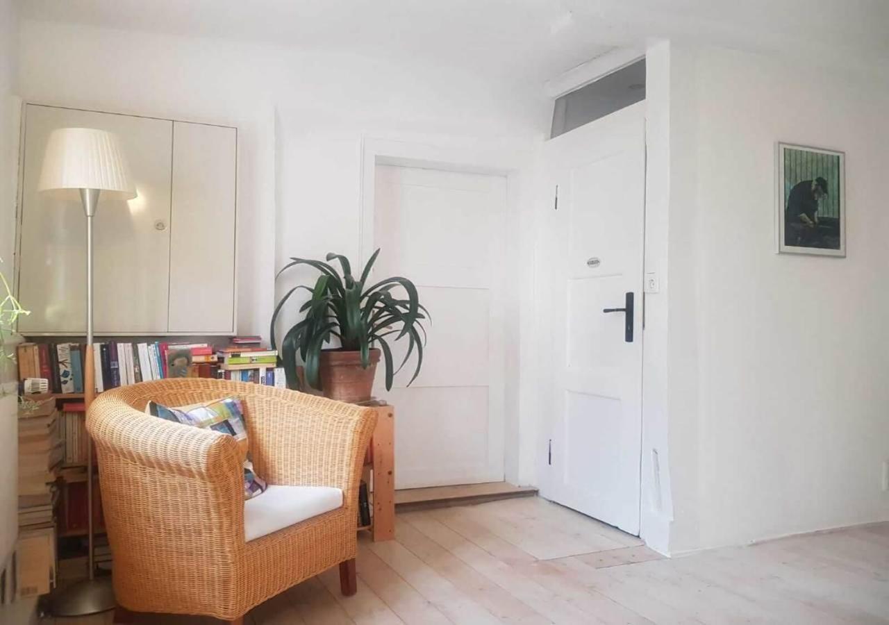 Aeltestes Haus In Quentel - Ferienwohnung 1 Mit Kleinem Garten Lichtenau Eksteriør bilde